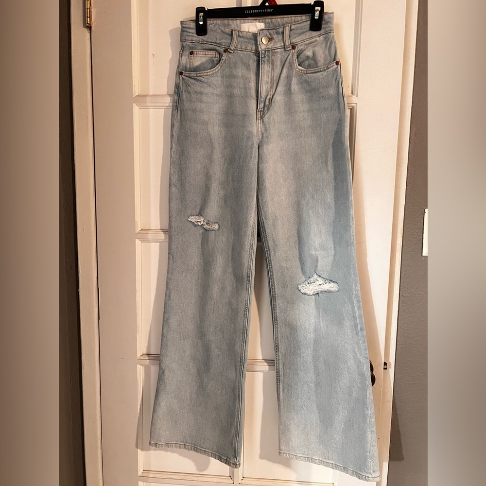 H&M women’s high waisted wide legs jeans.